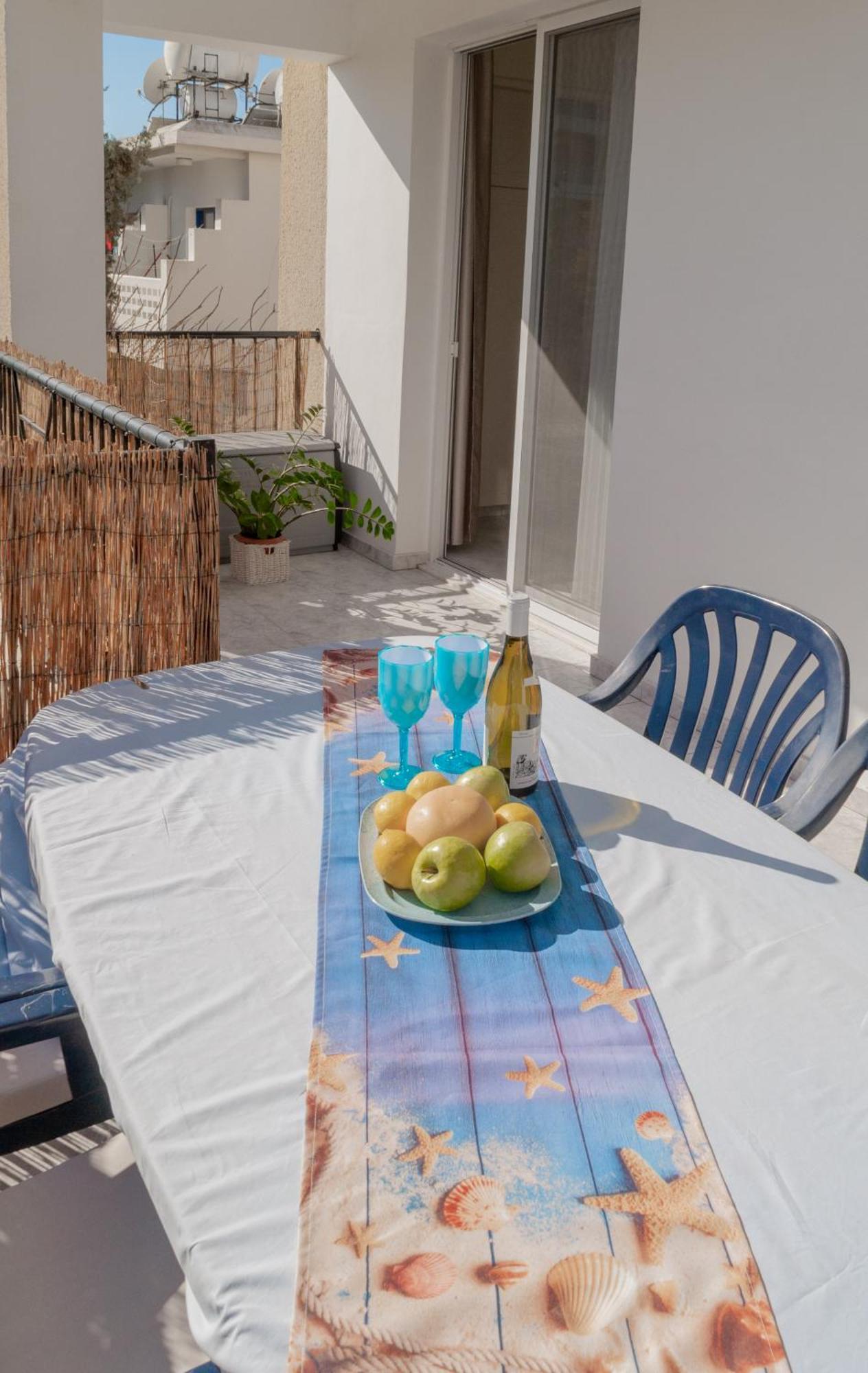 Cozy 1 Bedroom Apartment In Walking Distance To The Municipal Beach Πάφος Εξωτερικό φωτογραφία