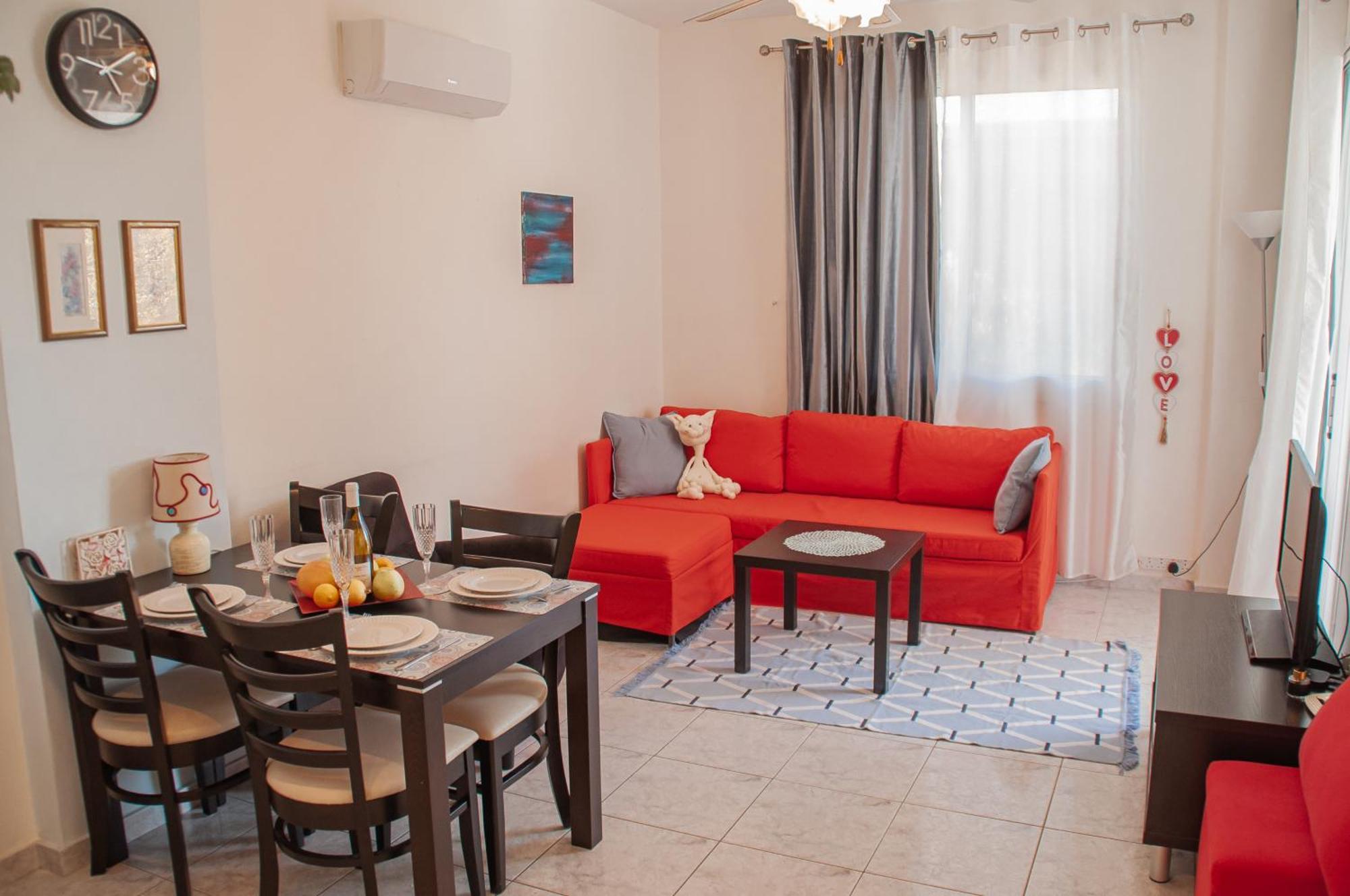 Cozy 1 Bedroom Apartment In Walking Distance To The Municipal Beach Πάφος Εξωτερικό φωτογραφία